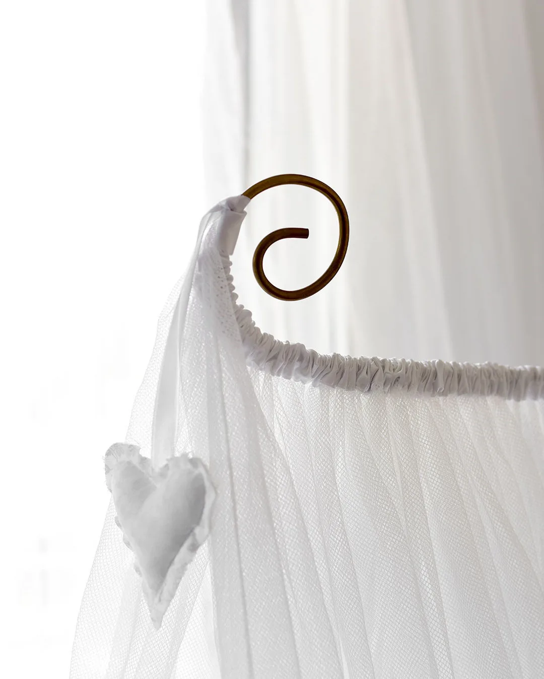 עריסה עם כילה