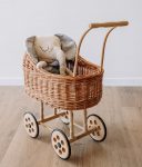 עגלת קש לבובה