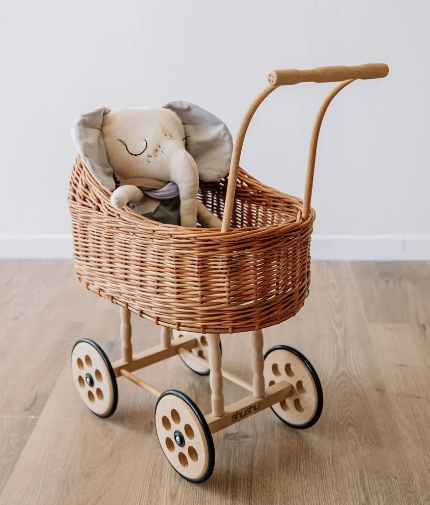 עגלת מיוחדת לבובה